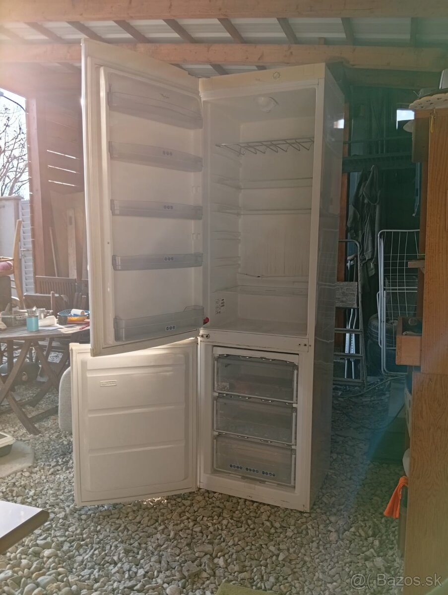 Predám chladničku s mrazničkou - 2