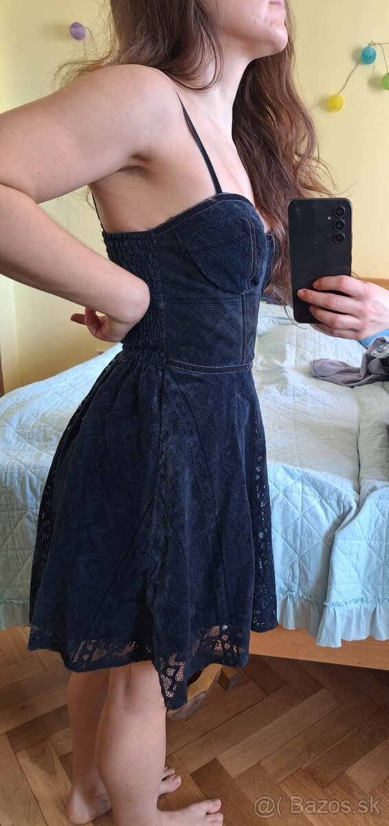 Zamatove saty Hollister M - 2