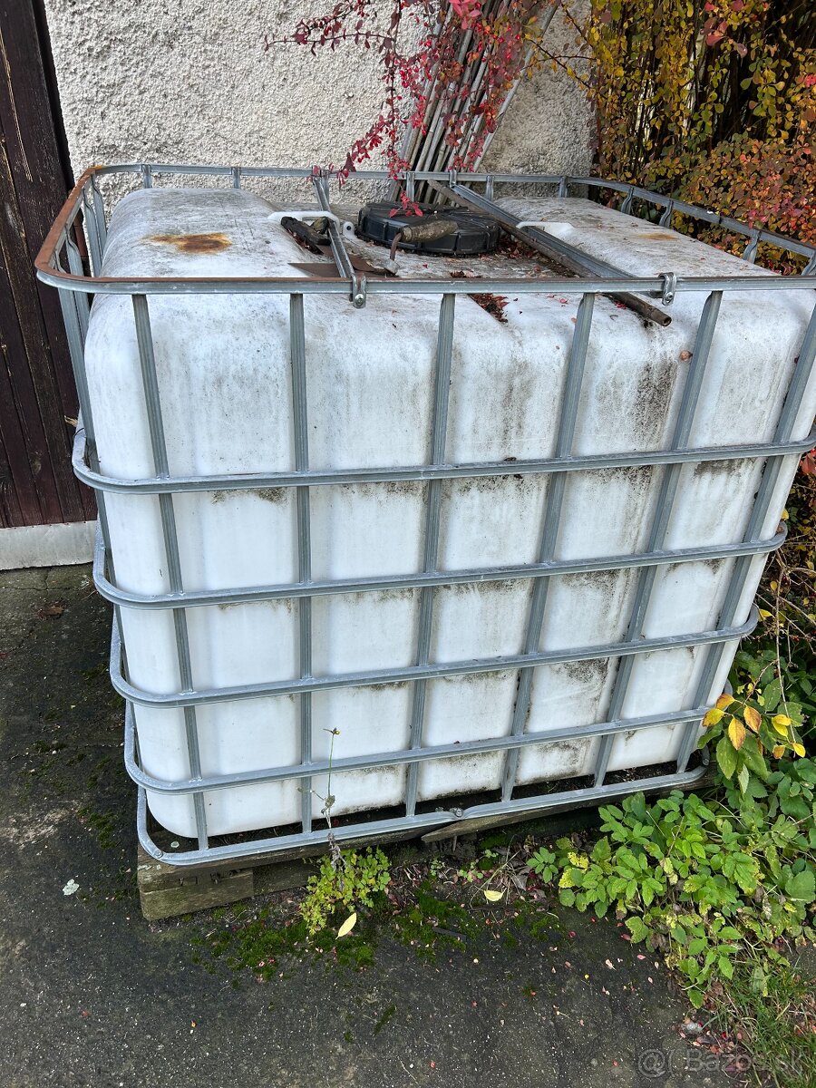 Nádoba na vodu 1000 l - 2