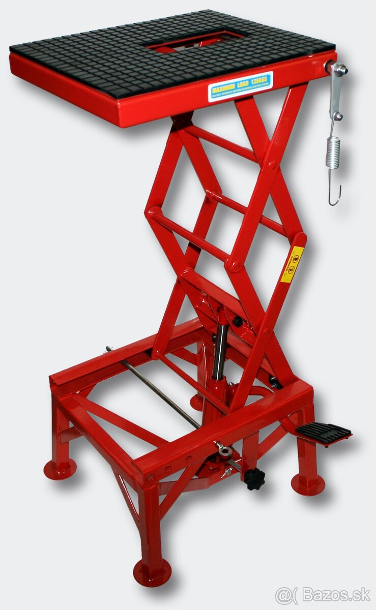 Hydraulický zdvihák mopedov - 2
