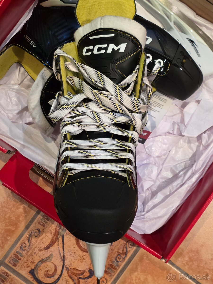 Predám korčule CCM Tacks AS-560, veľkosť 8 (43) - 2