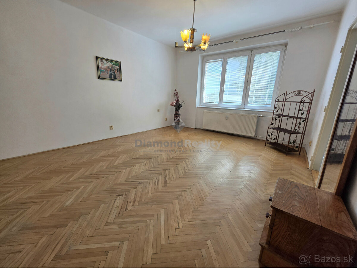 NA PREDAJ 1 IZBOVÝ BYT NA ULICI TOLSTÉHO 1, KOŠICE - SEVER - 2