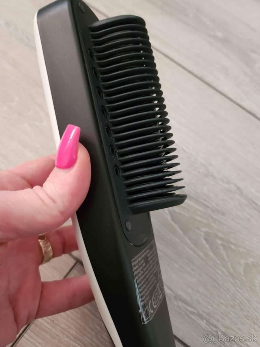 Parná žehliaca kefa - 2