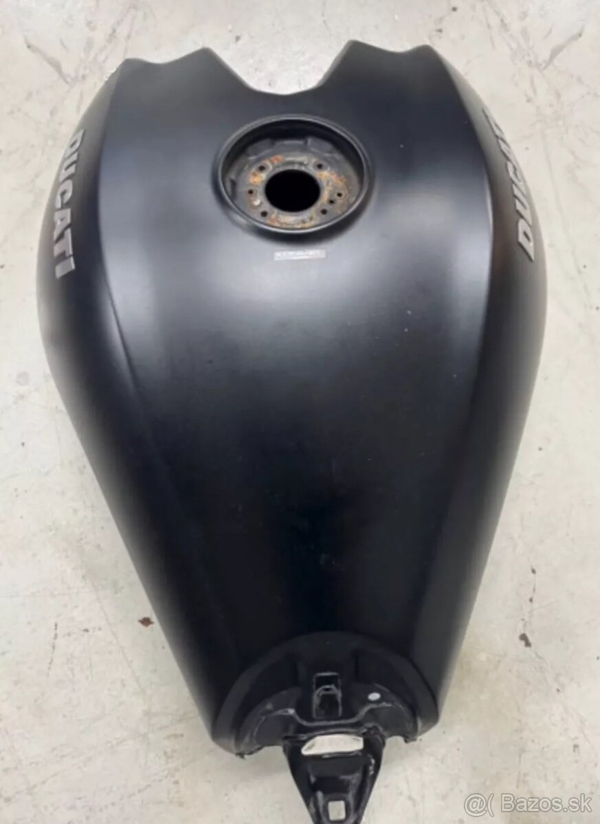 Ducati Diavel Nádrž - 2