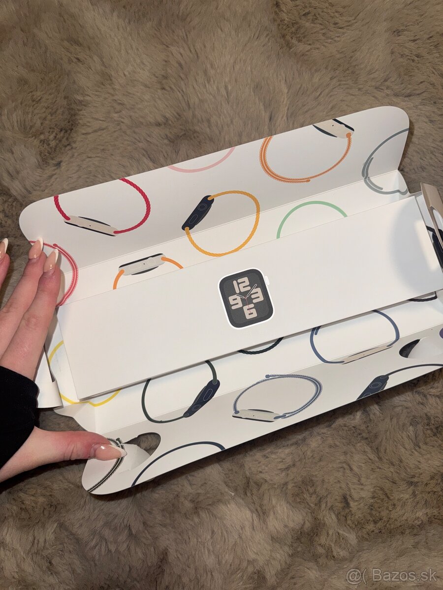 Apple Watch SE 2022 40mm - 2