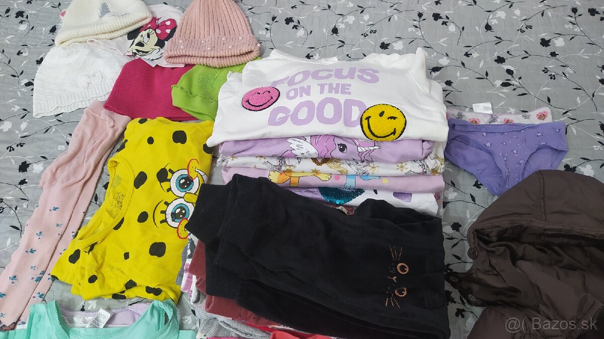 Dievčenské oblečenie 104/110 - 2