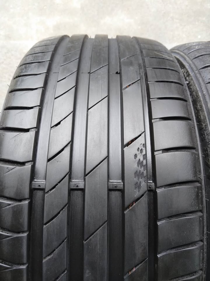 225/35 R 18 letné 2 ks. - 2