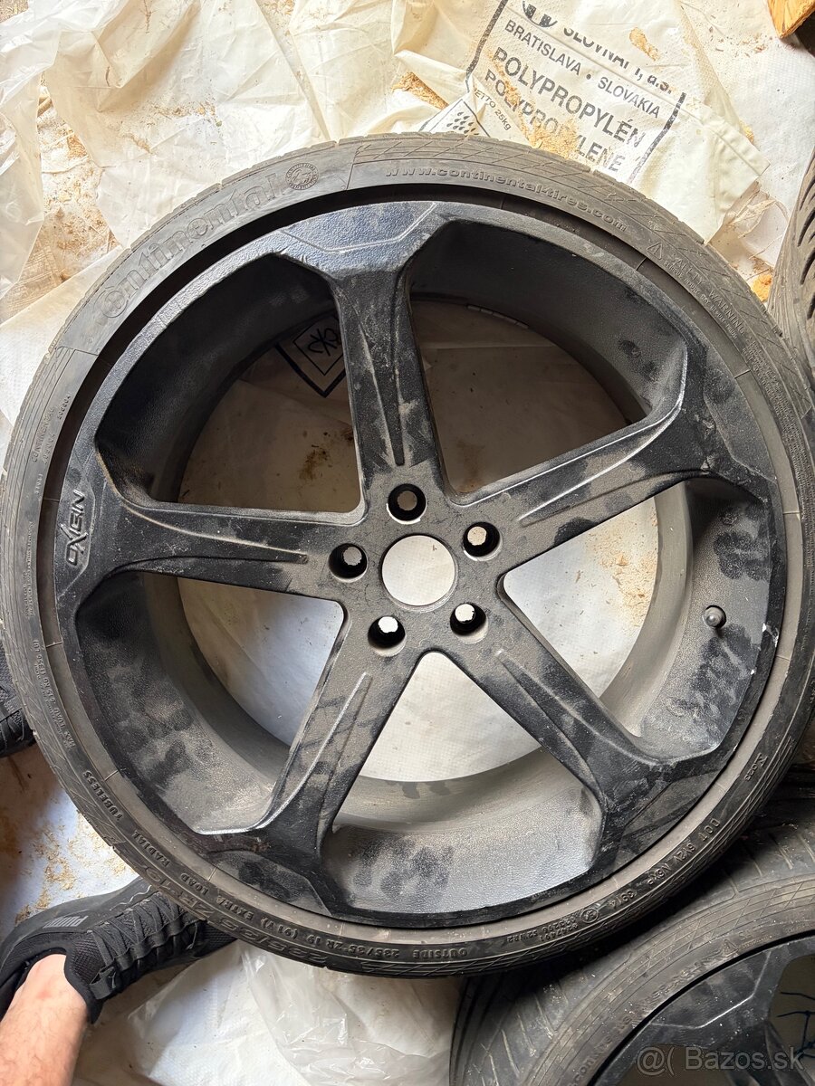 Oxigin 235/35 R19 - 2
