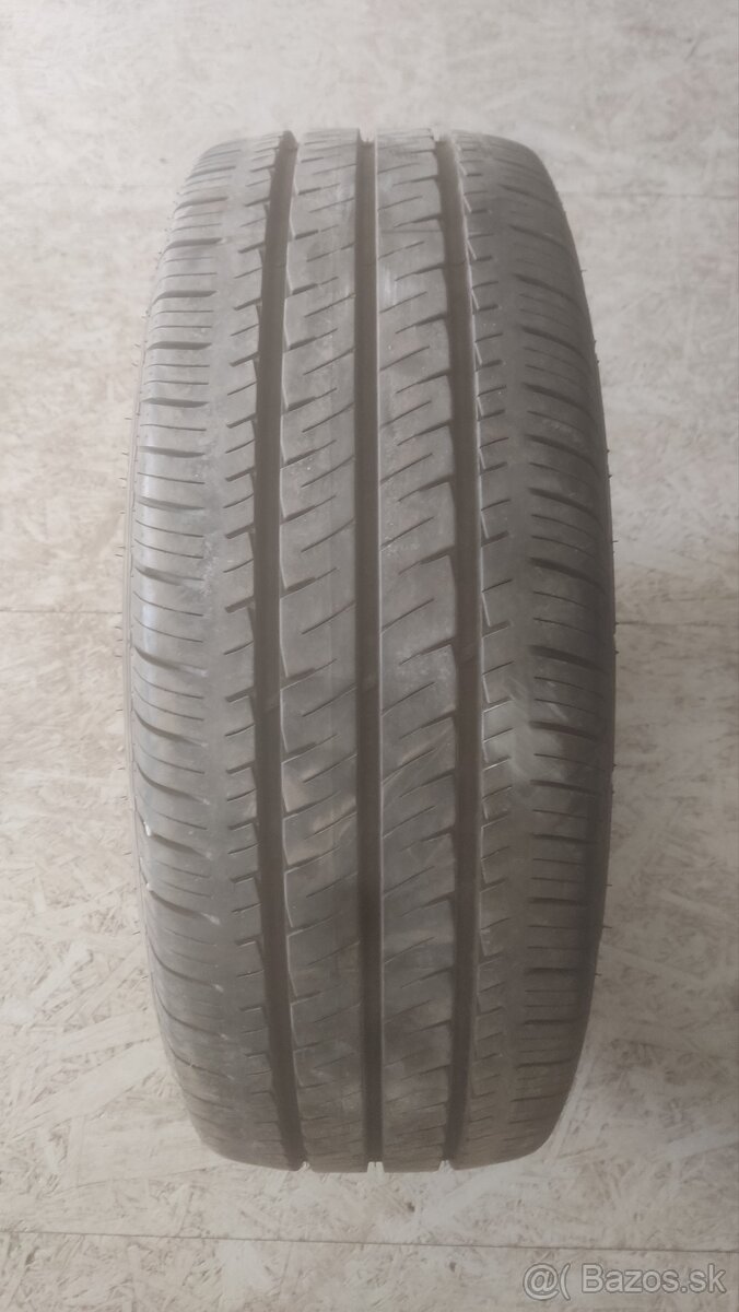 Letne pneu 235/65/16c - 2