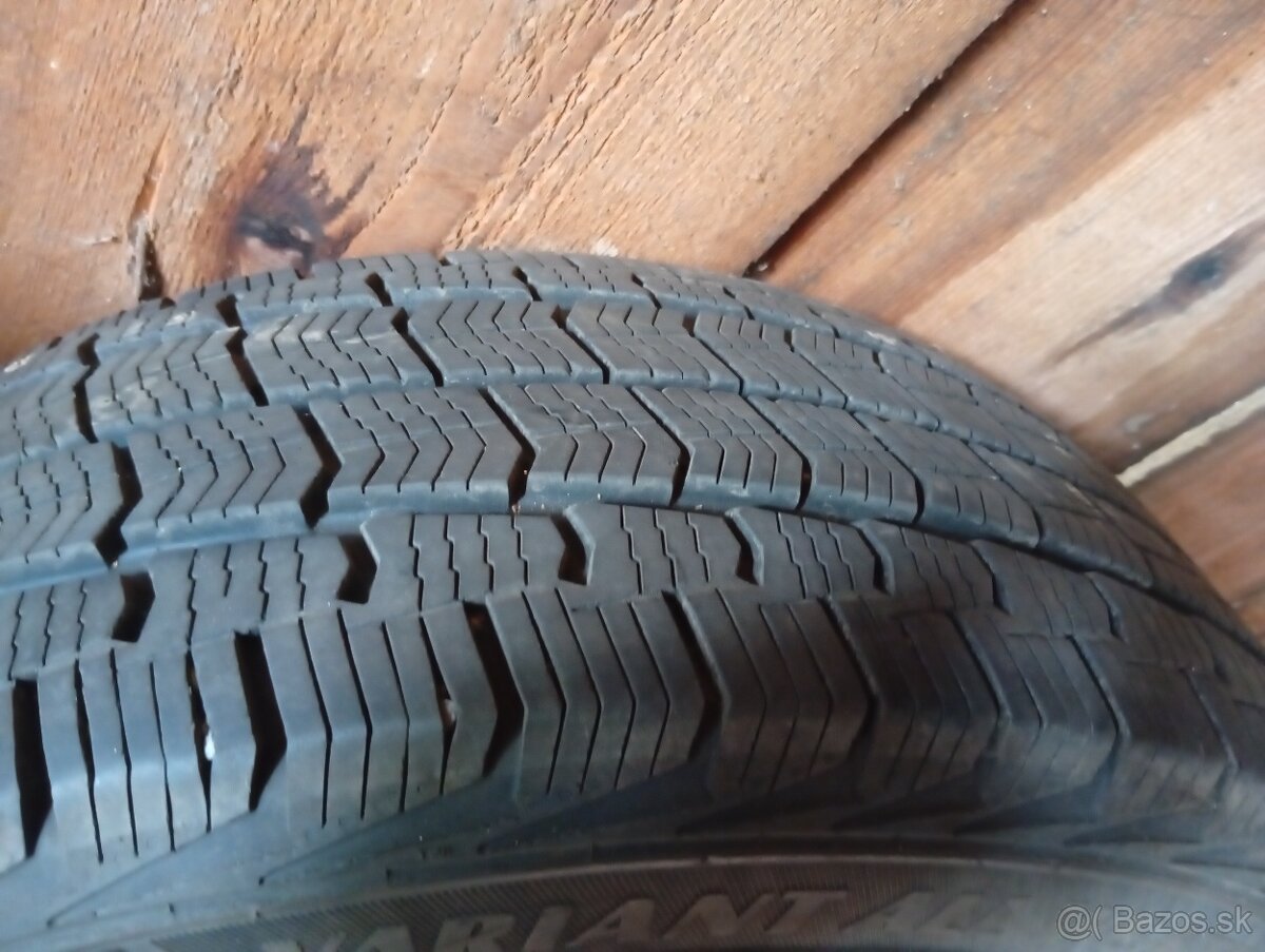215/65R16 - 2