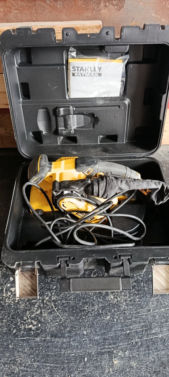 Elektr. bruska Stanley Fatmax FMEW204K - 2