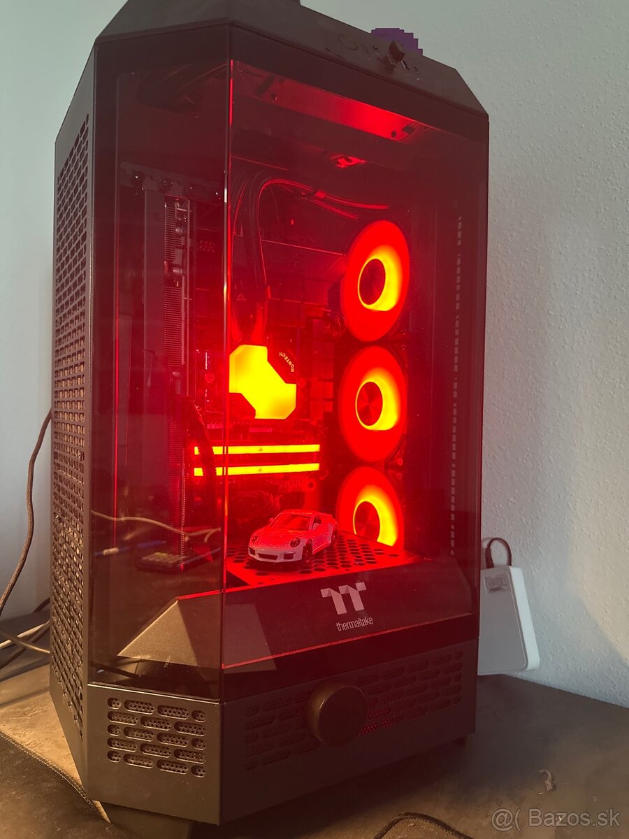 PREDÁM/ VYMENÍM PC skrinka Thermaltake Tower 300 - 2