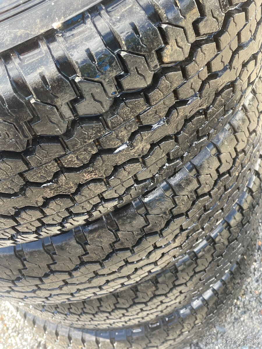 Pneu DUNLOP 265/70 R16C 113/111S - 2