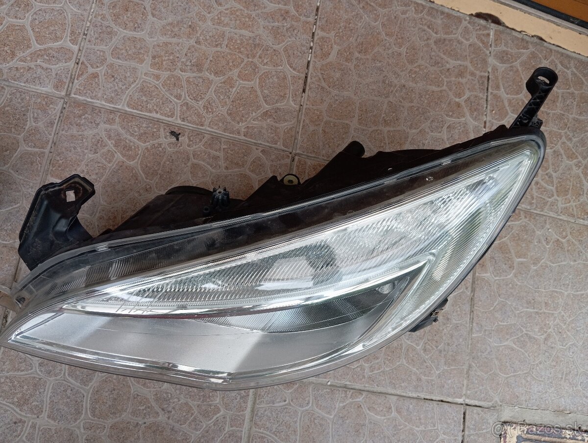 Opel Astra J svetlomety - 2