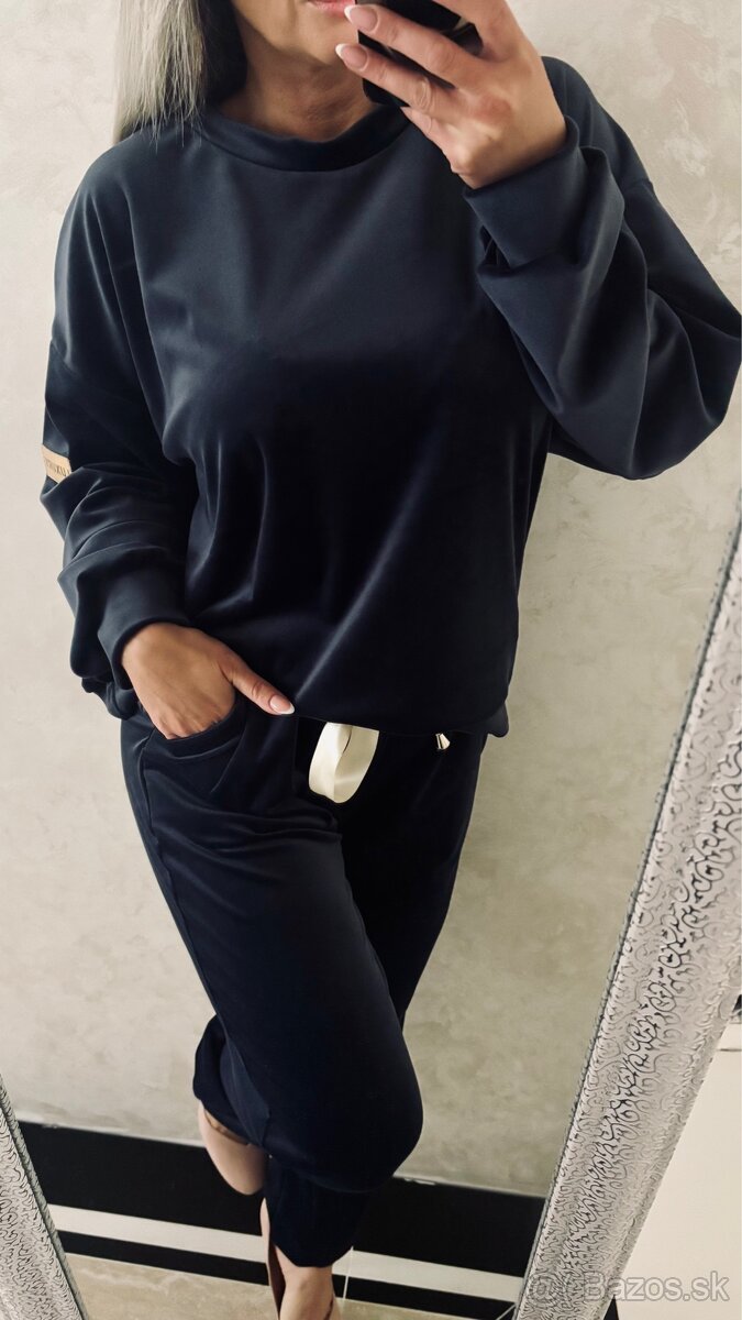 Damska talianska velurova suprava navy - 2