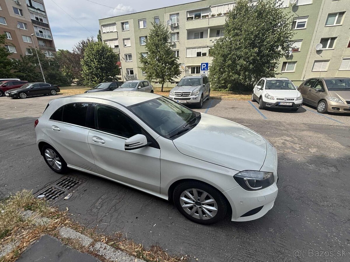 Mercedes-benz 180a - 2