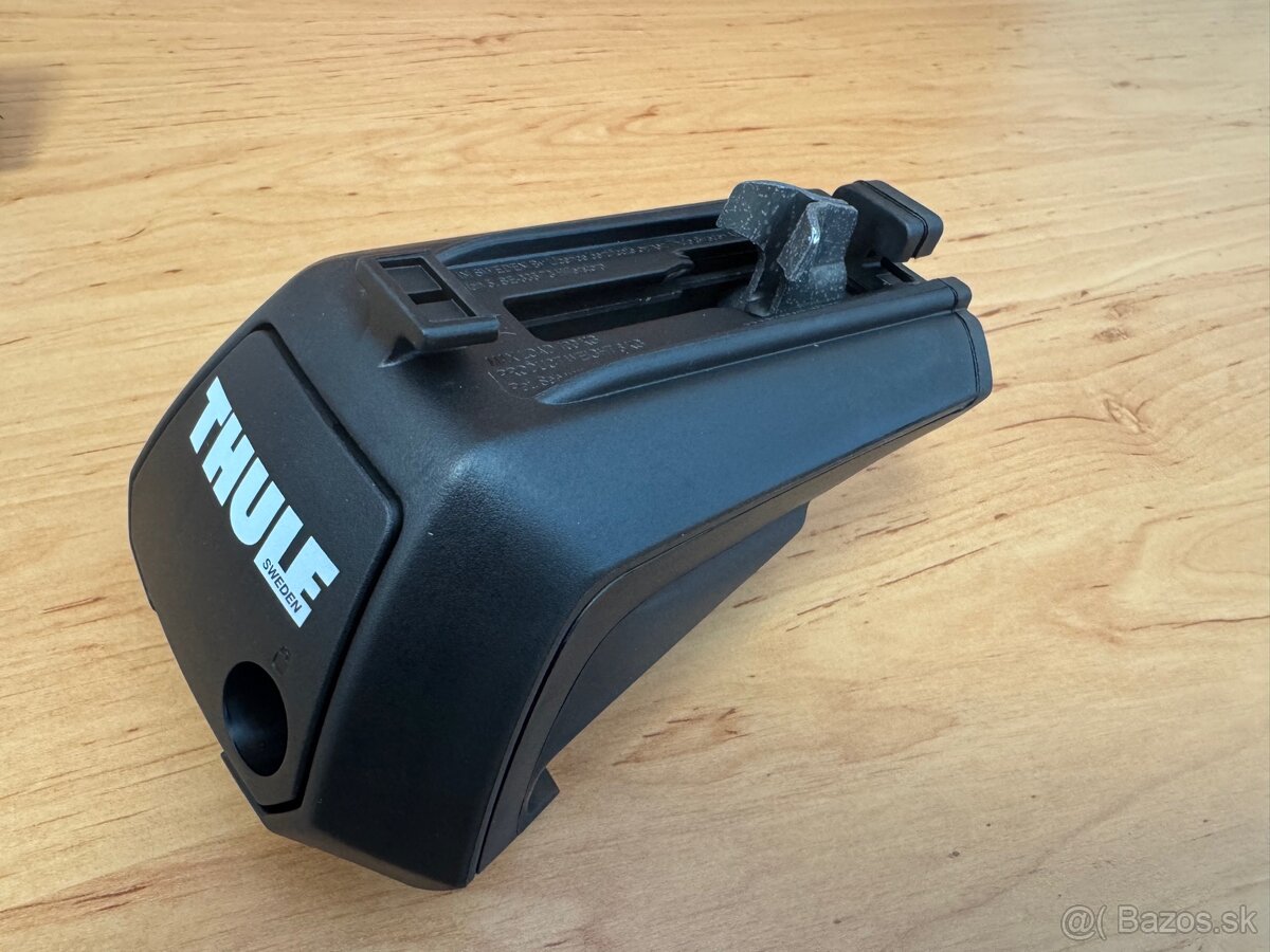 Strešný nosič THULE Evo SquareBar 7104/7122 - 2