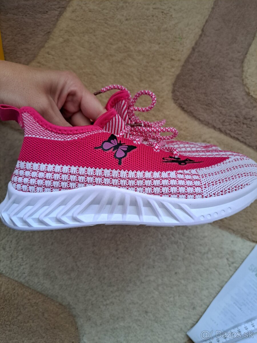 Nenosené tenisky 34/35 - 2