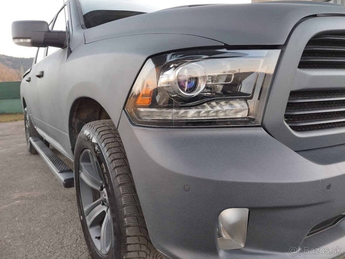 Dodge RAM 5.7 HEMI Sport - 2