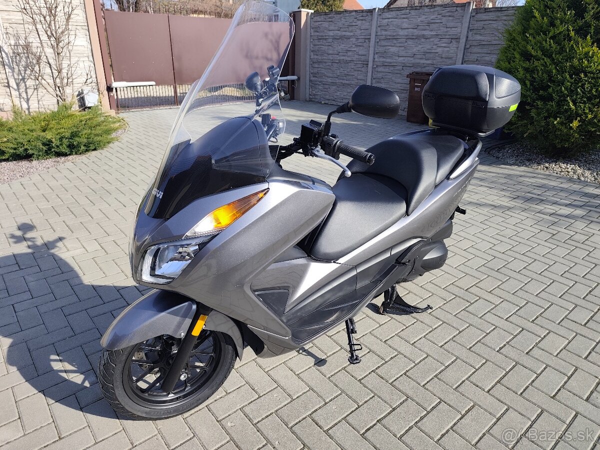 Predám Honda Forza 300 - 2