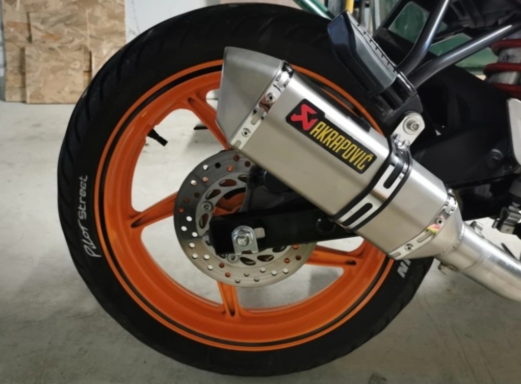 Nový ladený športový univerzálny moto výfuk + db killer - 2