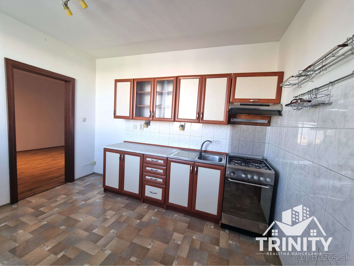 Na prenájom veľký 3-izbový byt s dvoma balkónmi v meste Nové - 2