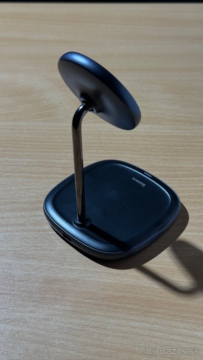 Baseus stojan a nabíjačka - 2