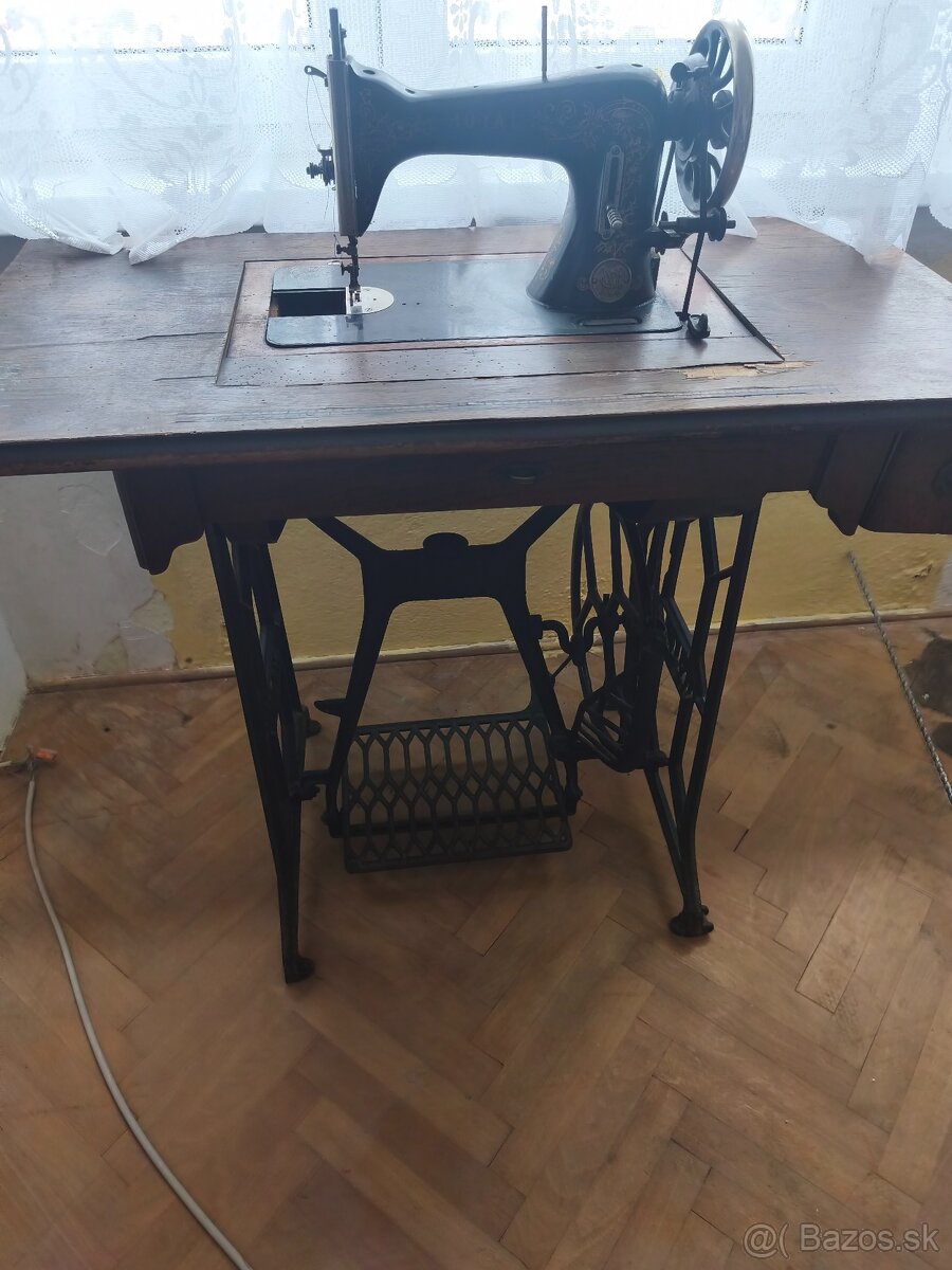 Šijací stroj ROYAL - 2