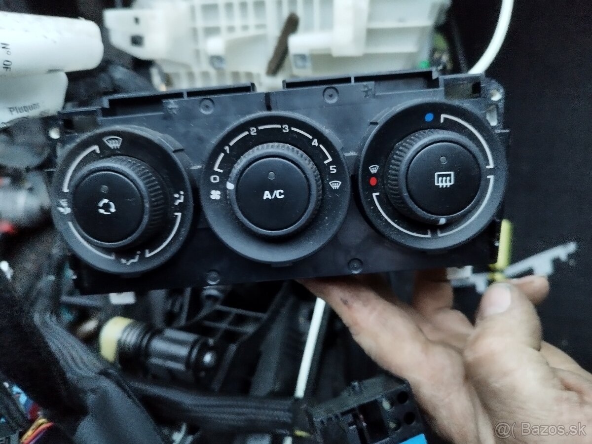 Peugeot 308 kurenie - 2