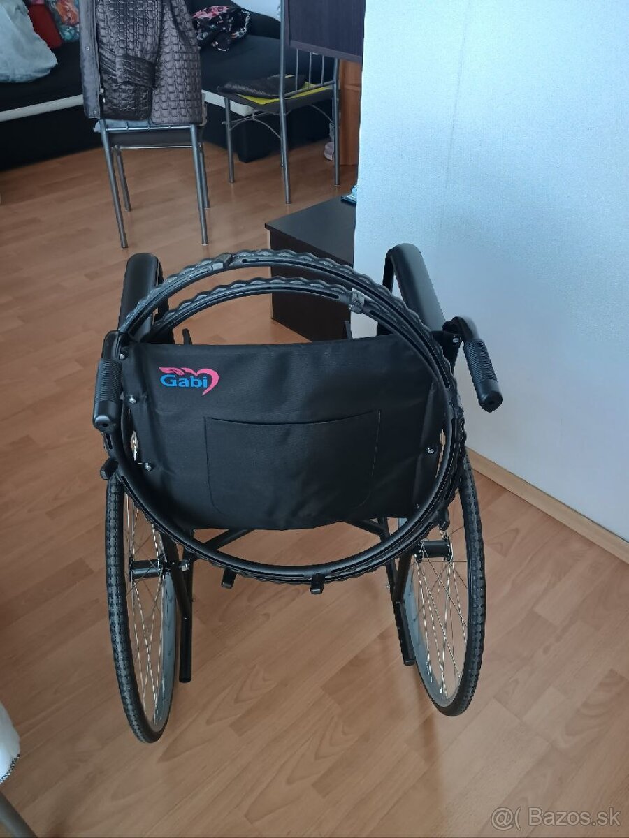 Skladací invalidný vozík - 2