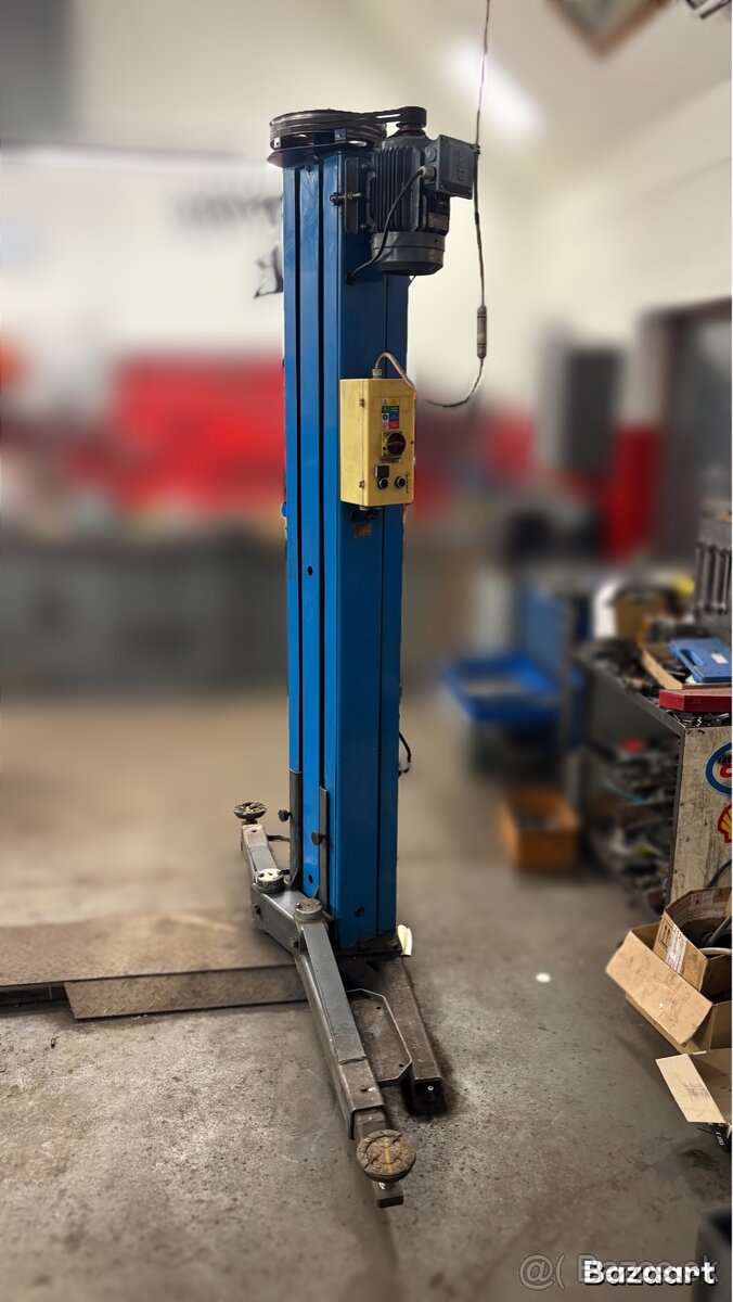 Dvojstlpovy zdvihak - 2