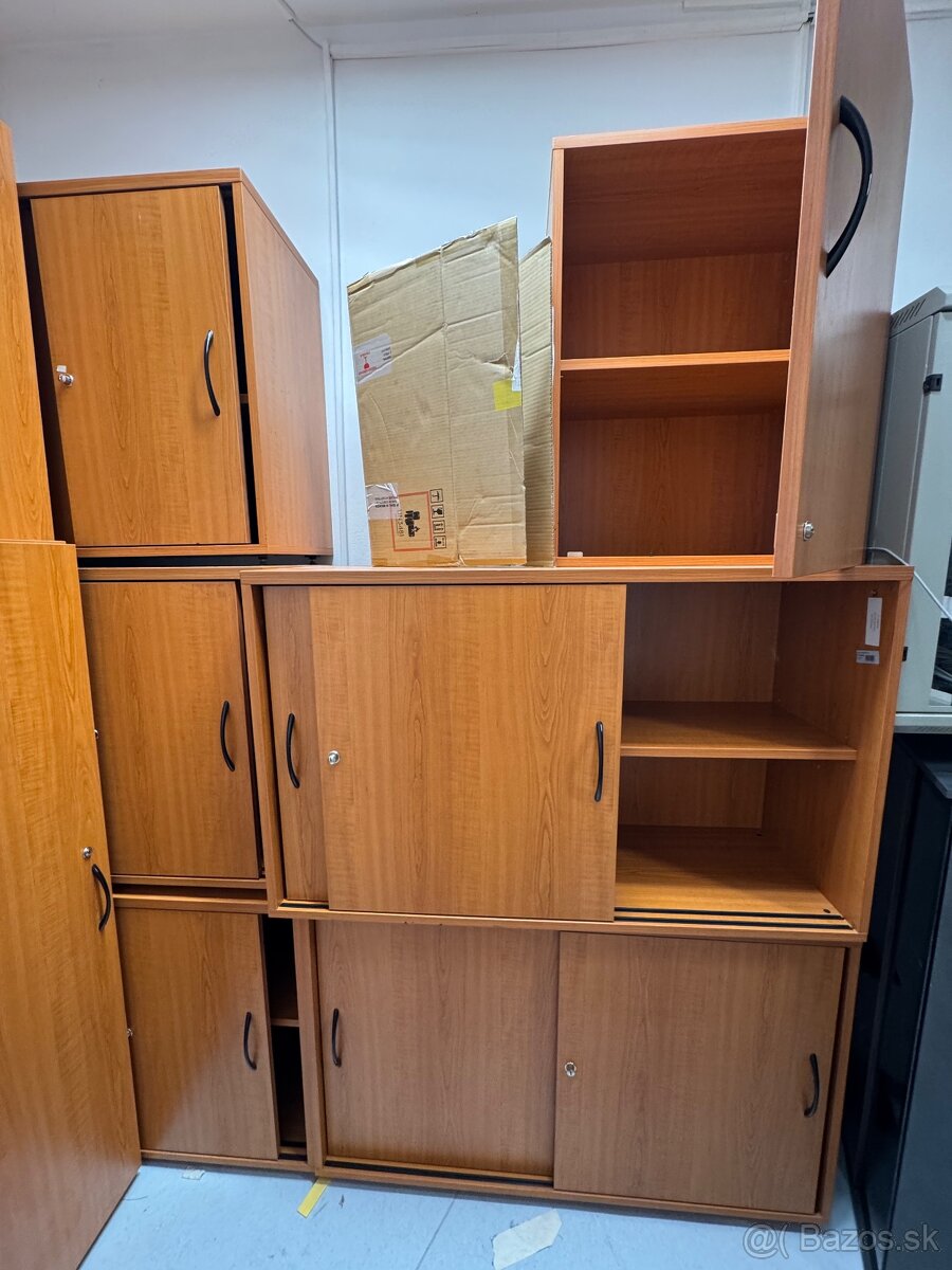 Nábytok rôzneho druhu - 2