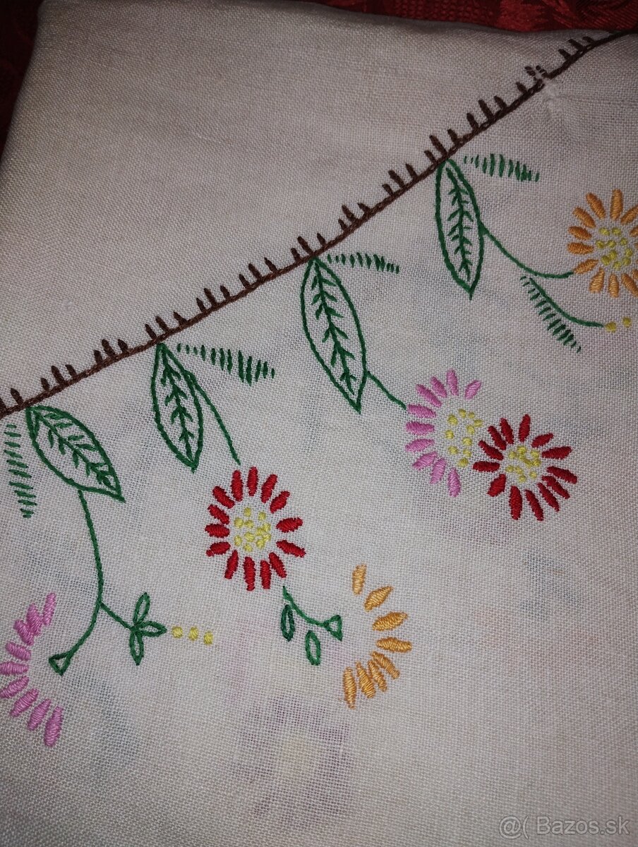 Obrus vyšívaný - 2