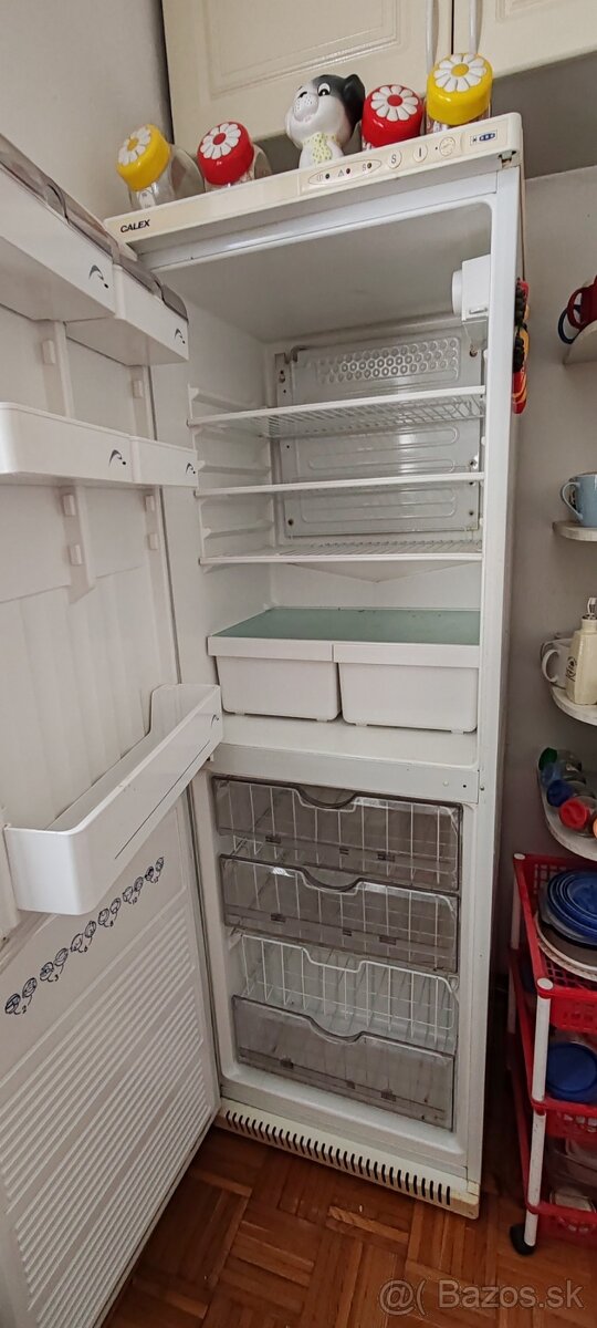 Chladnicka Calex - 2