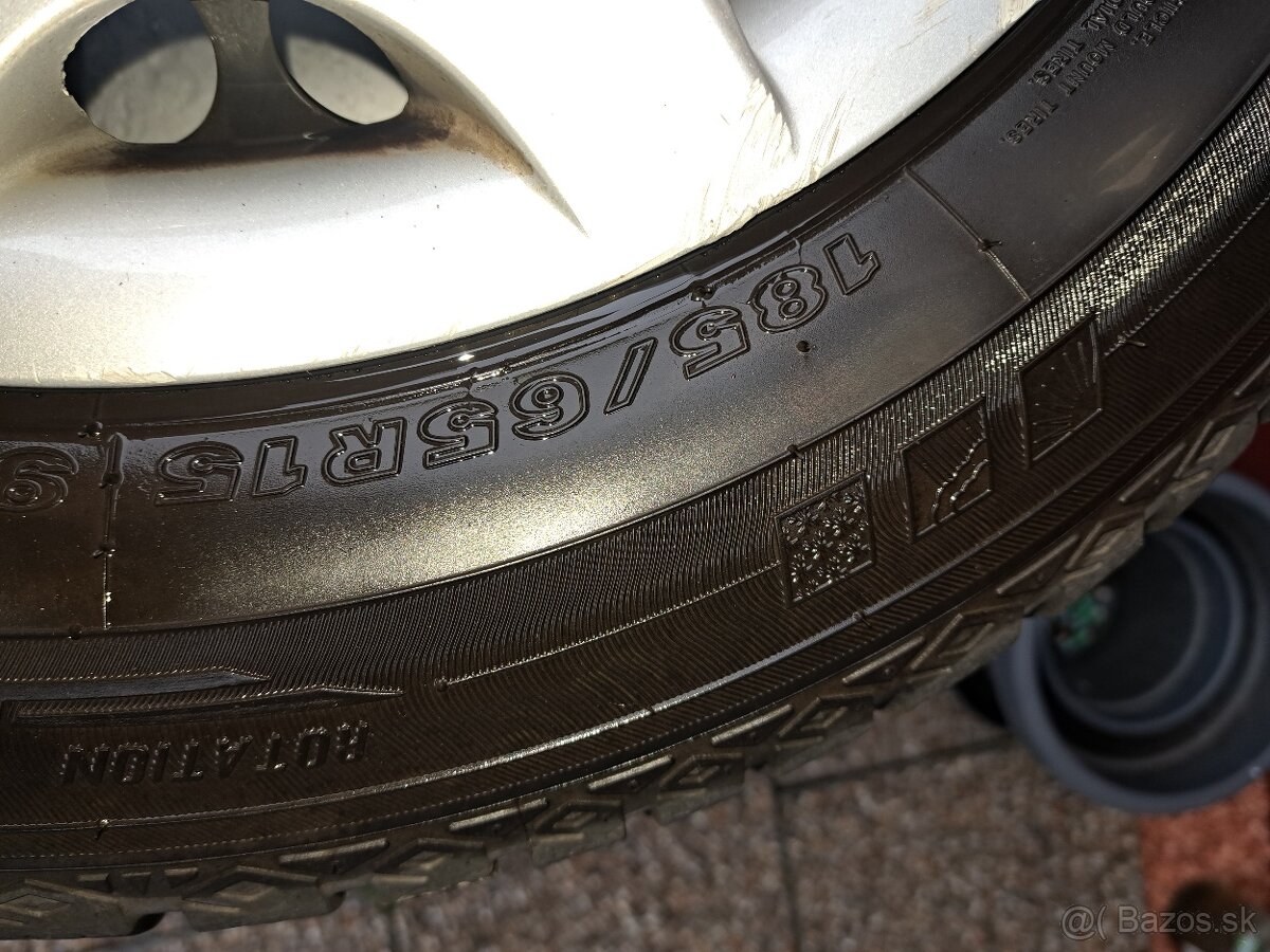 Predam celoročne pneumatiky + disky r 15 - 2