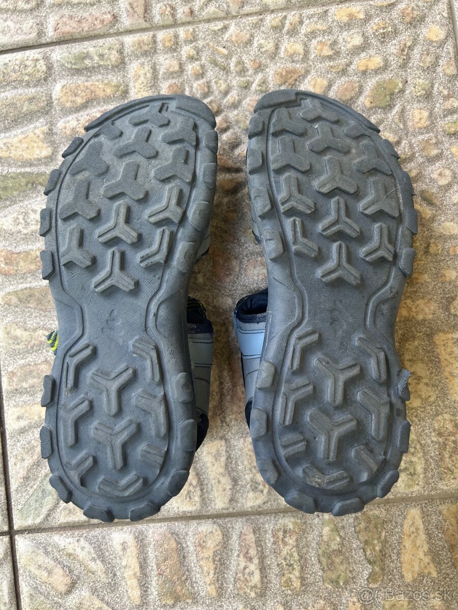 Chlapčenské sandále veľ. 36-37 - 2