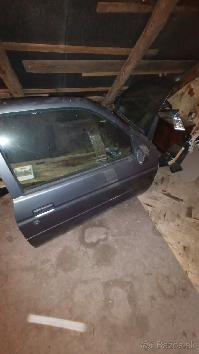 Rozpredám Ford escort rs2000a 1,4i 3dver - 2