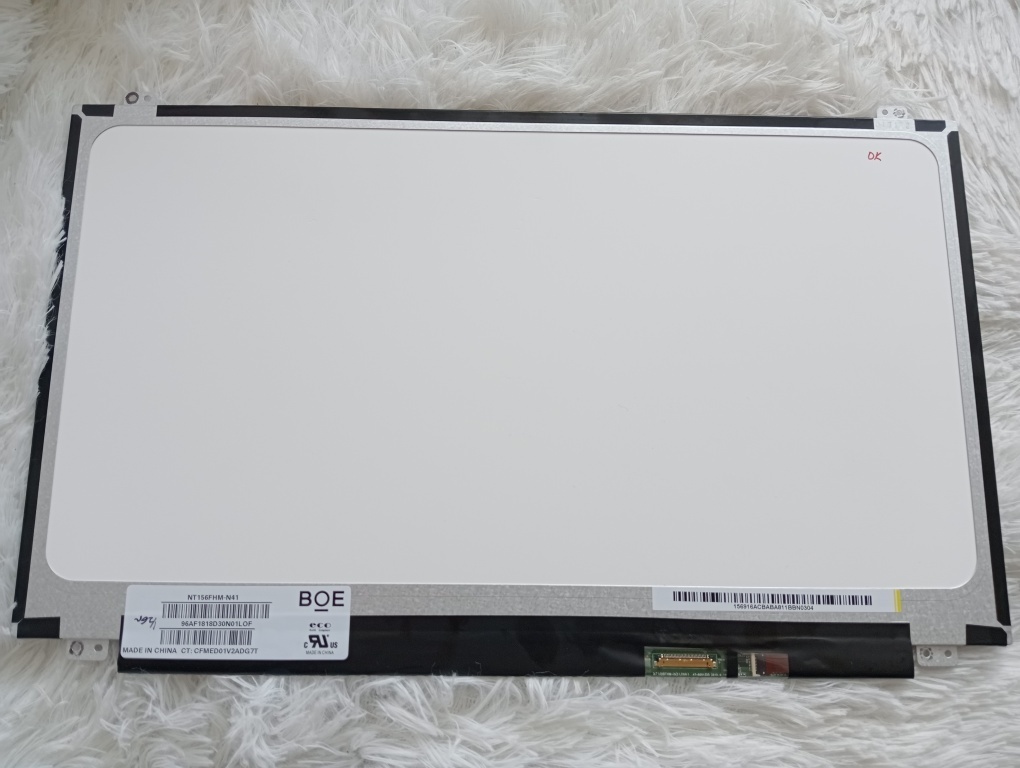 predám 15.6" LED SLIM displej 30pin eDP - NT156FHM - 2