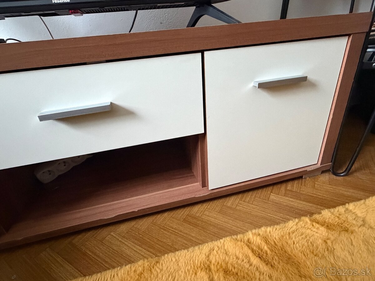 Skrinka pod TV - 2