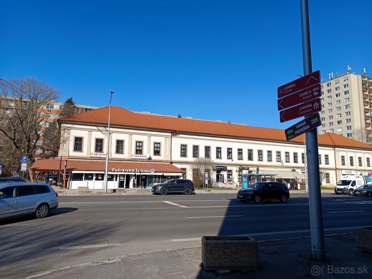 Prenájom kancelárskeho priestoru na Štefánikovej triede 84 - 2