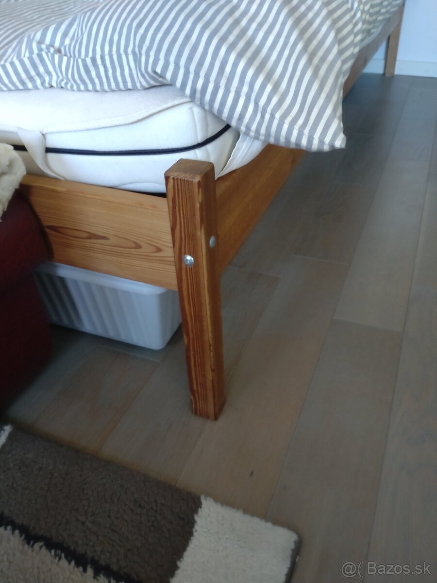 Predám osvedčenú posteľ IKEA masív drevo s lamelovým roštom - 2