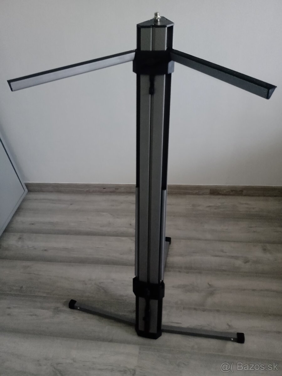 Predám stojan na klávesy - 2