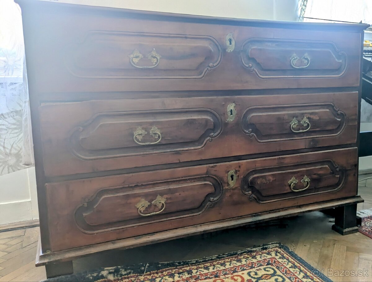 Drevená komoda - 2