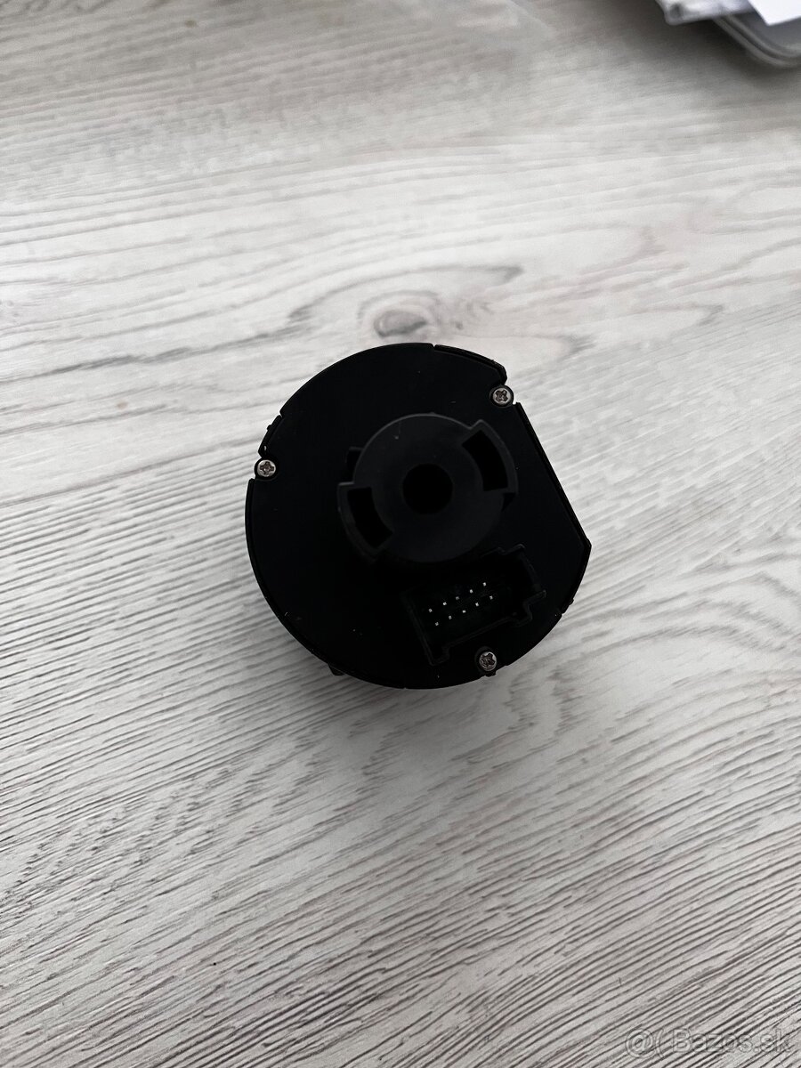 Predám uplne nový spínač na svetlá - 2