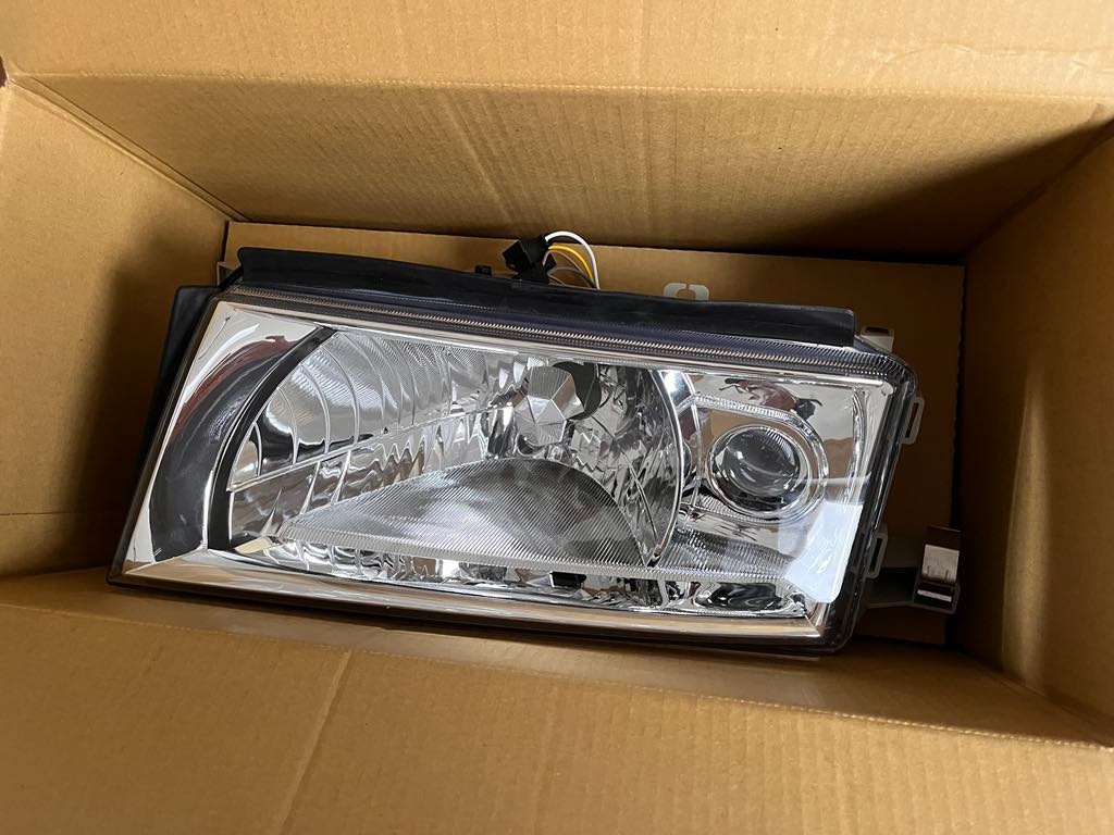 Škoda Octavia I H4/H3 predné svetlá - 2