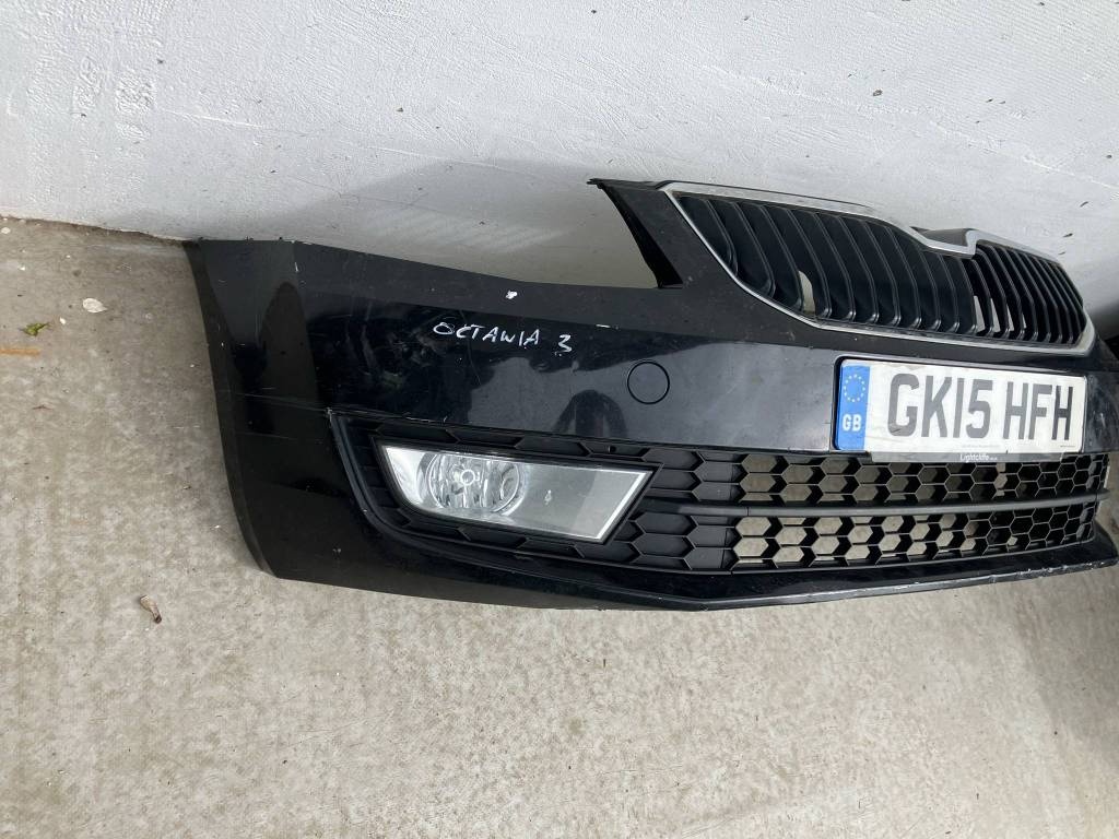 ŠKODA OCTAVIA 3 III 2013- PREDNÝ NÁRAZNÍK - 2