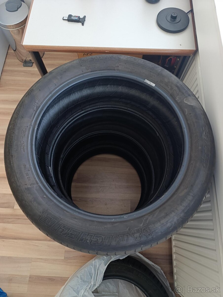 205/55 R19 - 2