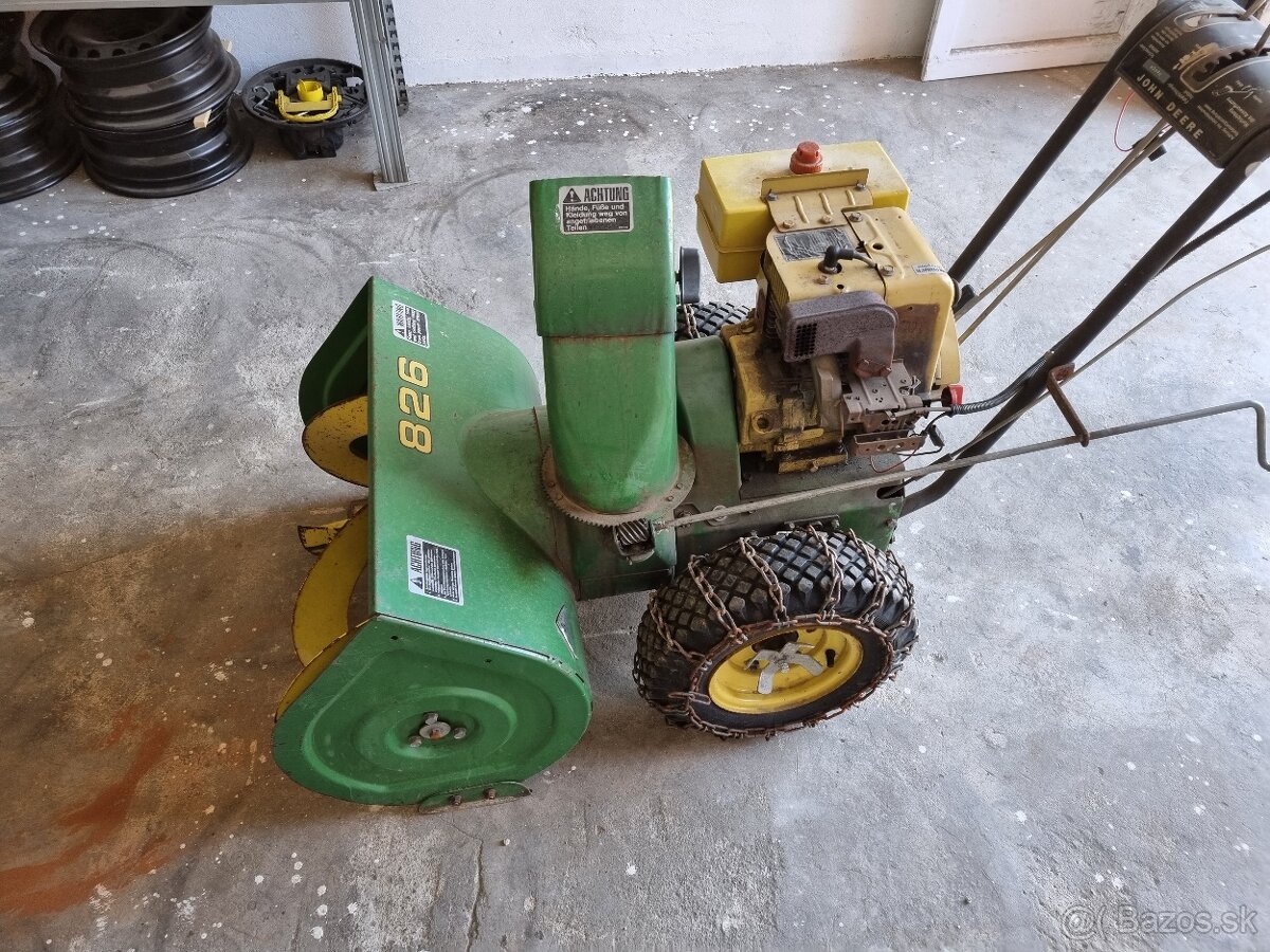 JOHN DEERE 826 - 2