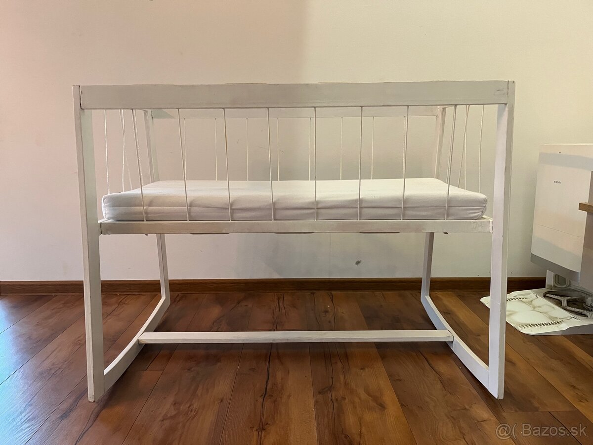 Detská postieľka / kolíska – biela, s matracom - 2