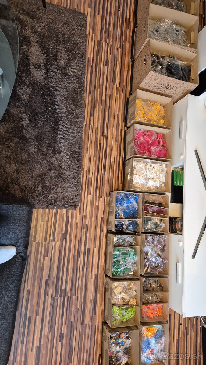 Lego 34,3 kg - 32 000 ks - 2